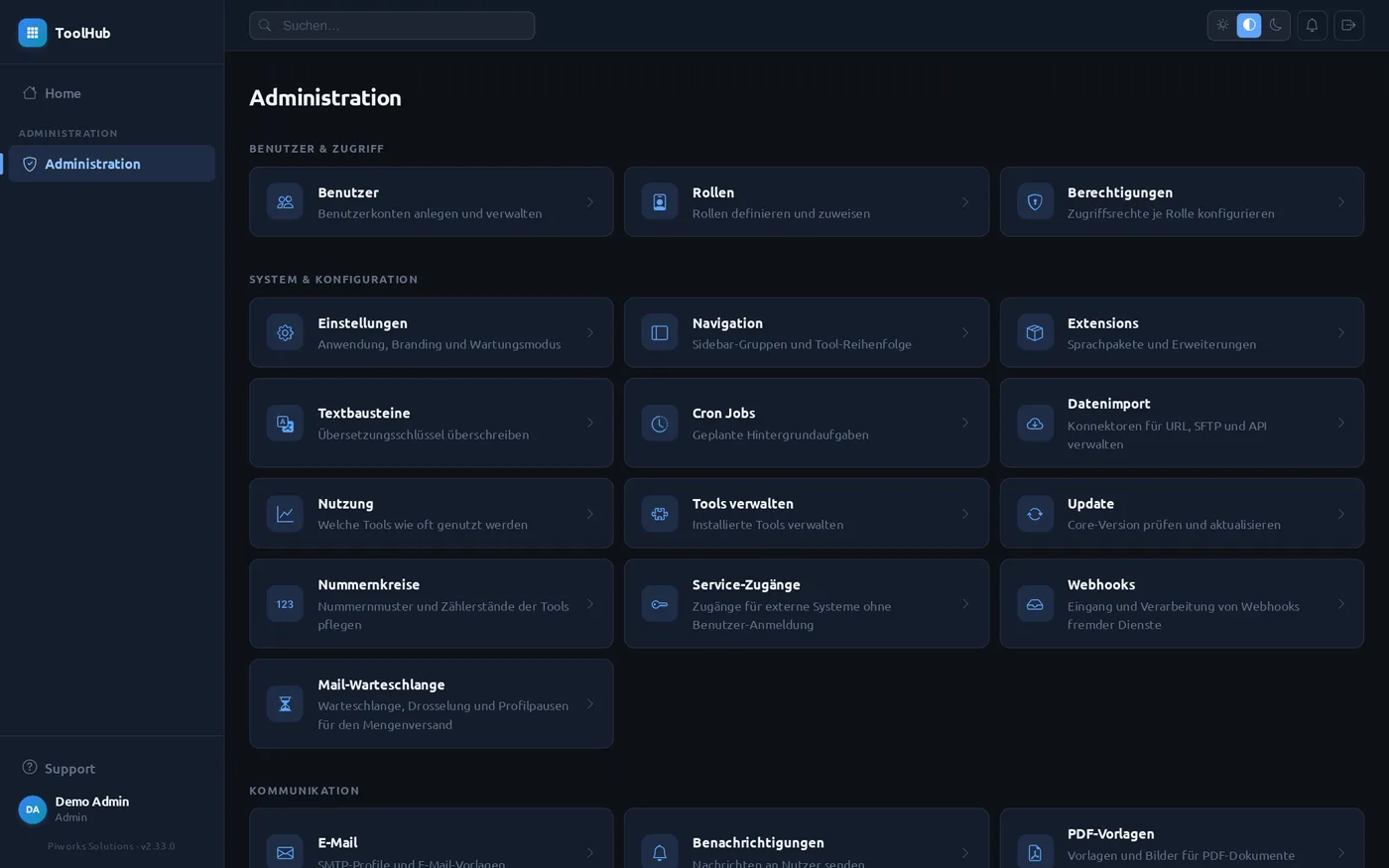 ToolHub-Administration im dunklen Design